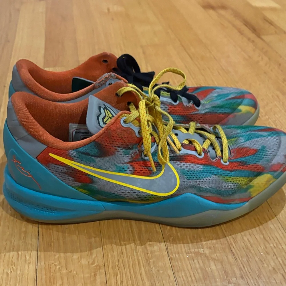 Nike Multicolor Sneakers with Yellow and Blue Highlights - Picture 7 of 9